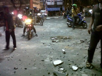 Polisi Biarkan Warga Saling Lempar dengan Mahasiswa Nommensen