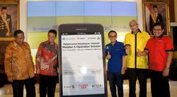 Transfer Uang via SMS dari The Big Three