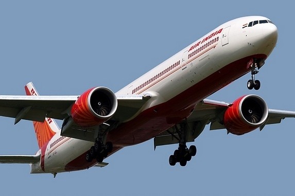 Pilot Terkunci di Luar Kokpit, Pesawat Terpaksa Mendarat