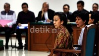 Jaksa penuntut umum menghadirkan tiga saksi yaitu Komisaris PT Radina Niaga Mulia Elda Devianne Adiningrat, Komisaris PT Indoguna Utama Soraya Kusuma Effendi, dan Dirut PT Indoguna Utama Maria Elizabeth Liman. Lamhot Aritonang/detikFoto.