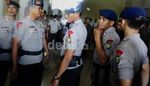 Brimob Kawal KPK Sita Mobil Lutfi