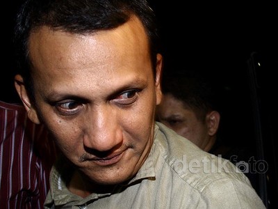 KPK Tangkap Bupati Mandailing Natal