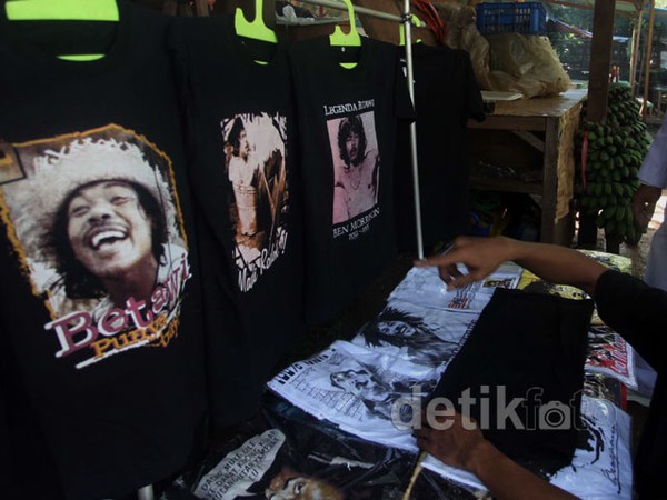 Kaos Bang Ben Laris Manis