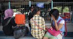 Saling Dorong Warnai Penggusuran Kios di Tebet