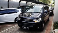 Mobil VW Caravelle bersama lima mobil lainnya tiba di KPK sekitar pukul 15.50 WIB. Lamhot Aritonang/detikFoto.