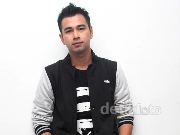 Hitam-putih Raffi Ahmad