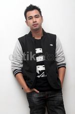Hitam-putih Raffi Ahmad