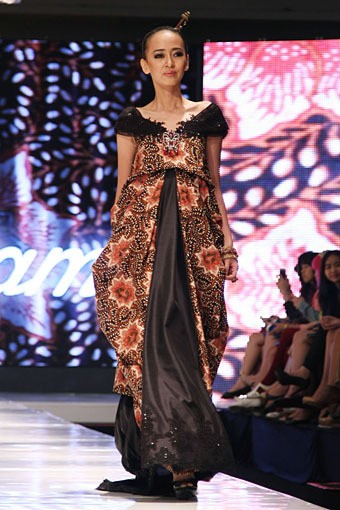 Jakarta, Indonesia - 13 Mei. Era Soekamto. Jakarta Fashion & Food Festival 2013 at Grand Ballroom Harris Hotel. Kelapa Gading. 13 Mei 2013. Jakarta. [Foto: Mohammad Abduh/Wolipop]