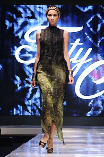 Jakarta, Indonesia - 13 Mei. Tuty Cholid. Jakarta Fashion & Food Festival 2013 at Grand Ballroom Harris Hotel. Kelapa Gading. 13 Mei 2013. Jakarta. [Foto: Mohammad Abduh/Wolipop]