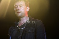 Damon Albarn, 45 tahun dan masih prima.