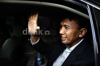 Gatot meniggalkan gedung KPK. Dalam keterangannya, Gatot dengan keras membantah bahwa dirinya menerima aliran dana untuk pemenangan dirinya sebagai Gubernur Sumut dari Ahmad Fathanah. Lamhot Aritonang/detikFoto.