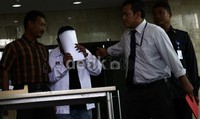 Selain Effendi, sebelumnya KPK juga telah menahan Manajer Keuangan PT The Master Steel lainnya, Teddy Mulyawan. Lamhot Aritonang/detikFoto.