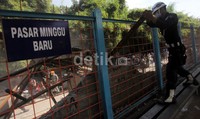 Penertiban ini tidak pendapat perlawanan dari para pedagang.