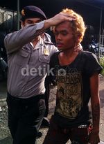 Kabur dari Razia, Anak Punk Tercebur Selokan