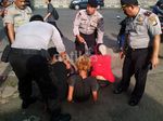 Kabur dari Razia, Anak Punk Tercebur Selokan