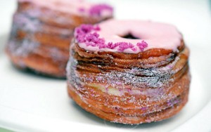 Cronuts, Croissant dan Donat Dalam Satu Gigitan yang Populer di Amerika