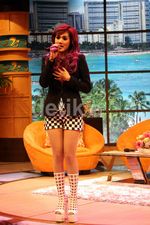 Rambut Ngejreng Mulan Jameela