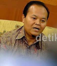 Hidayat Satu Pesawat dengan Fathanah ke Medan