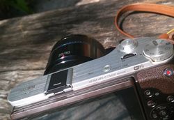 Desain Retro nan Stylish Samsung NX300