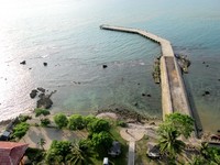 Pemandangan pantai dilihat dari ketinggian sekitar 60 meter. Paling pas menikmati pemandangan menjelang sore dari atas sini (Shafa/detikTravel)