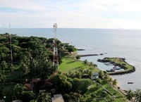 Mercusuar yang ada di Desa Cikoneng, Anyer ini juga jadi penanda titik 0 kilometer jalan Anyer-Panarukan yang dulu dibangun pada masa penjajahan (Shafa/detikTravel)