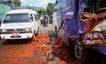 Bus vs Pikap di Banyumas, 1 Orang Tewas