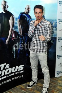 Pose Joe Taslim di depan kamera. Noel/detikHOT.