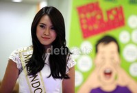 Vania percaya dengan kemampuan bahasa Inggris yang baik akan dapat membantu seseorang untuk meraih cita-cita.