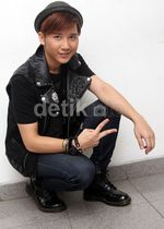 Ketika Rangga SMASH Bergaya ala Rocker