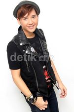 Ketika Rangga SMASH Bergaya ala Rocker