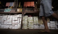 Untuk garam lokal pemerintah akan mempercepat proyek pembangunan pabrik garam di Nagakeo, NTT, oleh perusahaan asal Asutralia, Cheetam Salt Ltd.