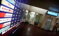 Hasilnya AP II akan berupaya untuk merenovasi toilet lama yang dibangun sejak bandara itu didirikan pada 1985 dan membangun toilet baru di dalam lingkungan gedung bandara.