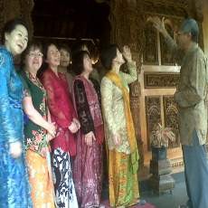 Rumah Joglo Berusia 180 Tahun Curi Perhatian Wisatawan Asing