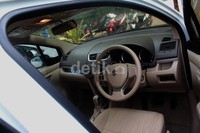 Ertiga menggunakan transmisi otomatis/ Automatic Transmission (A/T) dengan teknologi terkini, yaitu 4-Automatic Transmission with shift line.