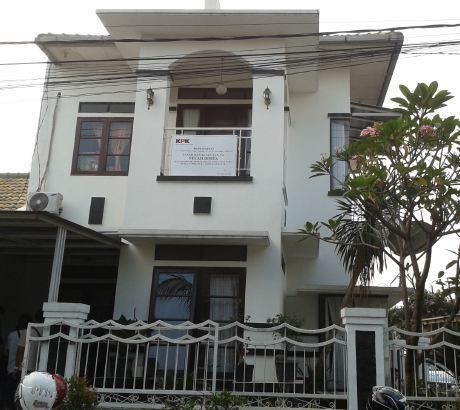 Sefti Tinggalkan Rumah Fathanah Tunggu Putusan Pengadilan