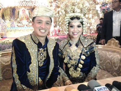Eza Yayang Lega Usai Resepsi Pernikahan Eza Yayang Lega Usai Resepsi Pernikahan