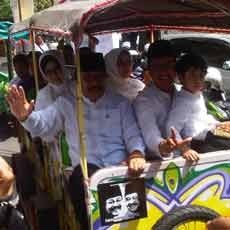 KarSa Daftar Pilgub Jatim Naik Kereta Kelinci