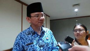 Waduk Pluit Dikeruk Lagi, Ahok: Itu Mau Buat Limbah Bukan Kafe