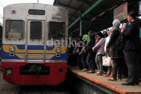 PT KCJ: Tarif Progresif Berdasar Jarak Membuat Tarif KRL Lebih Murah PT KCJ: Tarif Progresif Berdasar Jarak Membuat Tarif KRL Lebih Murah