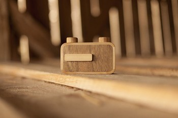     Adalah Elvis Halilović yang juga berprofesi sebagai carpenter yang menciptakan jajaran kamera lubang jarum yang dinamakan Ondu ini. Semua, dirakitnya secara handmade. (Kredit foto: Kickstarter)