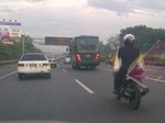 Motor Berkeliaran di Tol Jagorawi