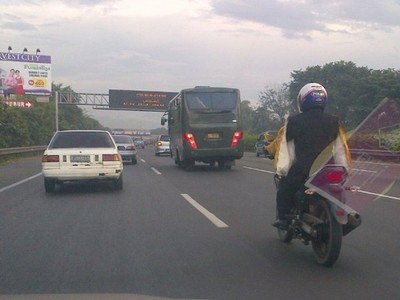 Motor Berkeliaran di Tol Jagorawi