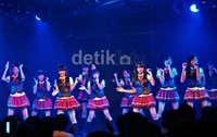 Konser Diawali dengan Lagu Dreamin' Girls.