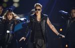 Aksi Para Musisi di Billboard Music Awards 2013