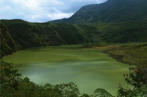 Pahit Manisnya Menyentuh Bibir Kawah Gunung Galunggung