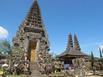Cuma di Bali! Ada Kelenteng di Dalam Pura