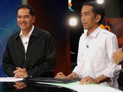 Jokowi dan Gita Jadi Pembawa Berita