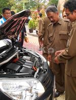 Menristek Jajal Bus Listrik Hevina