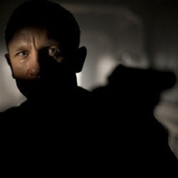 Christopher Nolan Sutradarai Film James Bond Terbaru?