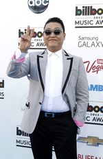 Gaya Para Musisi di Billboard Awards 2013